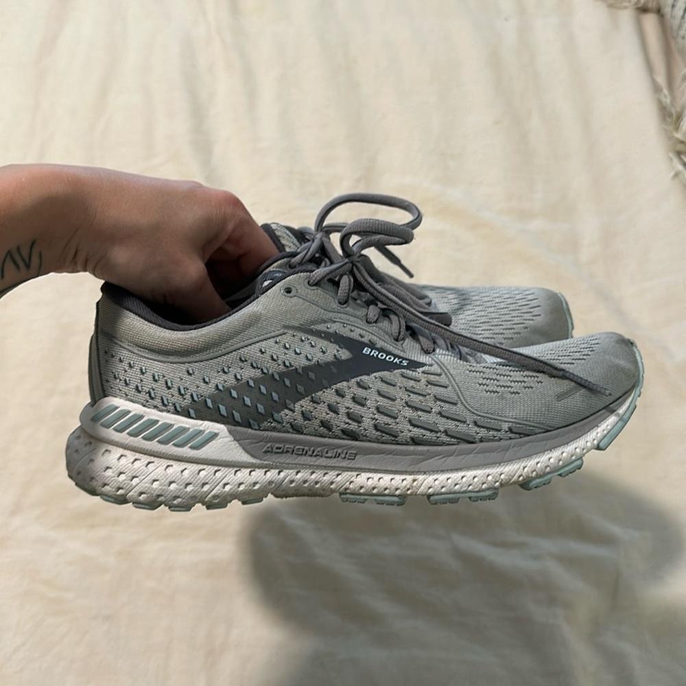 Brooks Tennis Shoes